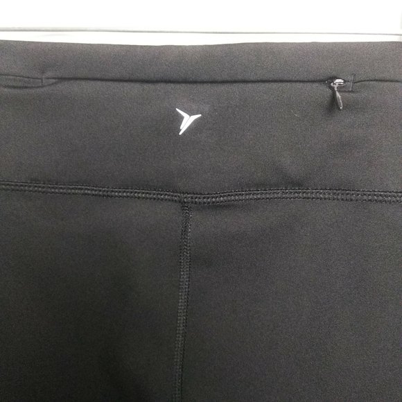 Old Navy Go-Dry Active Leggings - Picture 4 of 5